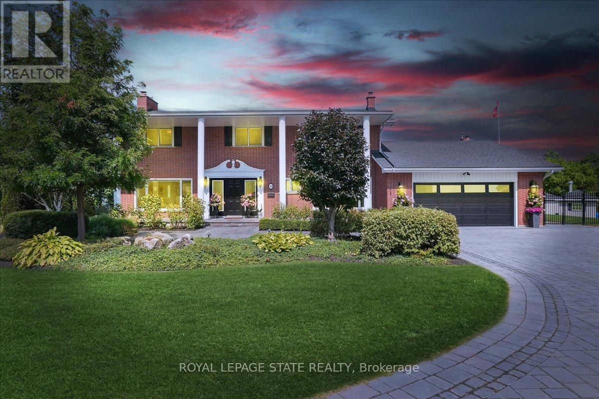 10 AZALEA COURT, Hamilton, Ontario