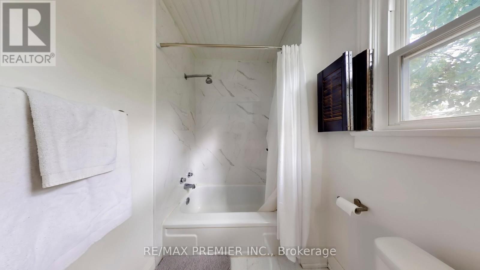 1 Burness Drive, St. Catharines, Ontario  L2P 1J2 - Photo 12 - X12538052