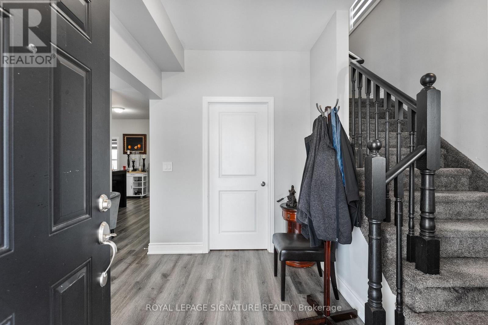 649 Wilkins Gate, Cobourg, Ontario  K9A 1M9 - Photo 3 - X12538092