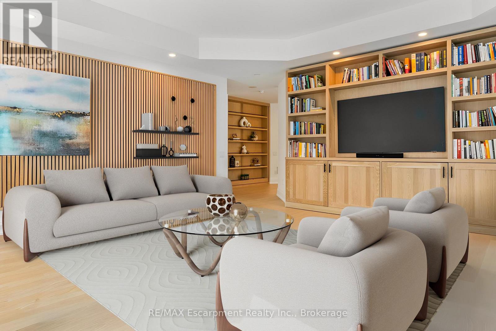 103 - 40 OLD MILL ROAD, Oakville, Ontario