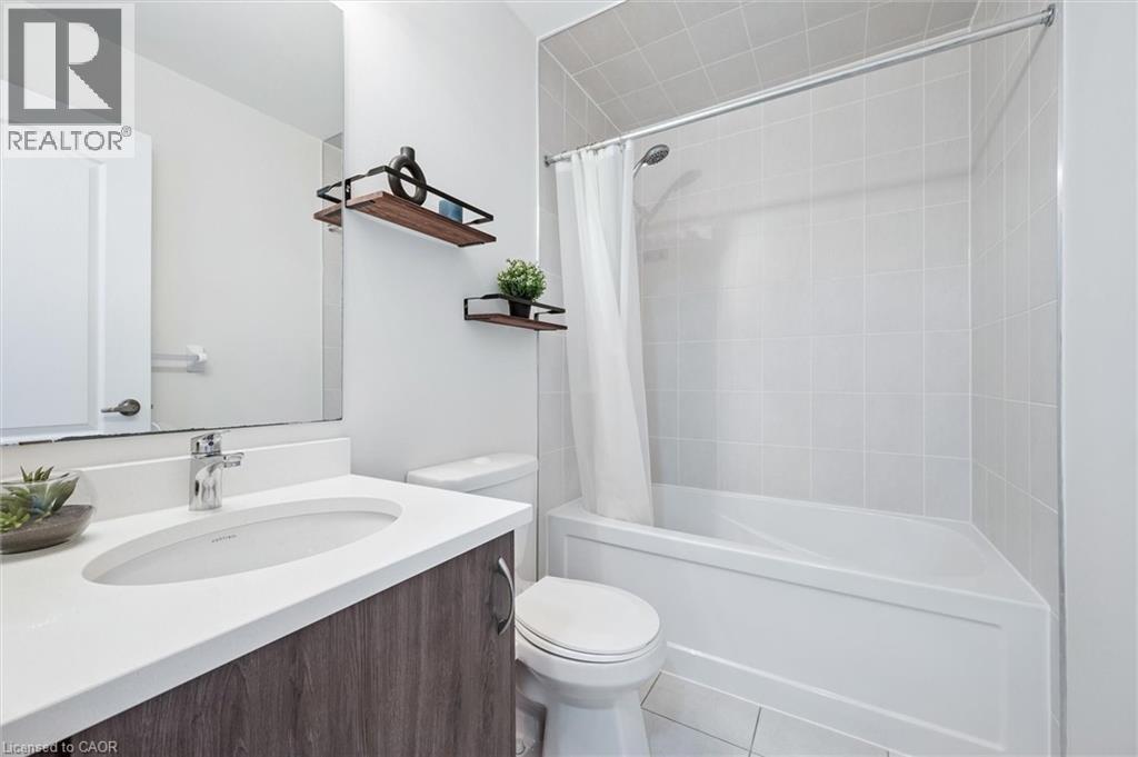 252 Law Drive, Guelph, Ontario N1E 0P6 - Photo 9 - 40782233