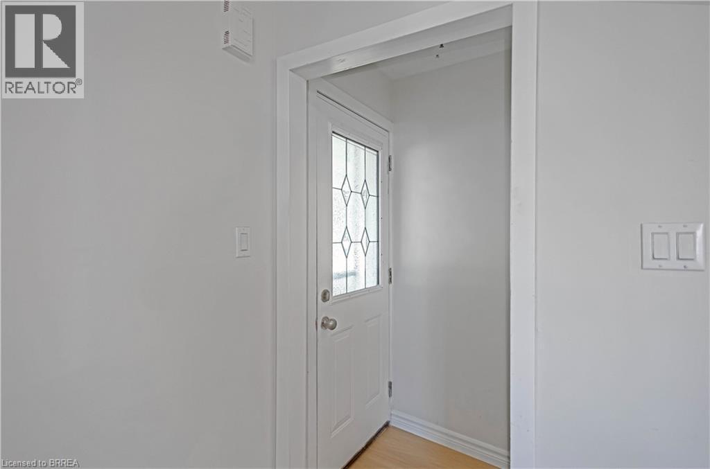 68 Dorothy Street, Brantford, Ontario  N3S 1H2 - Photo 4 - 40768725