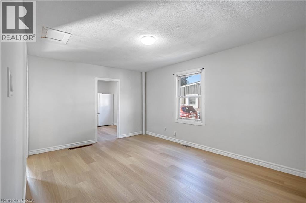 68 Dorothy Street, Brantford, Ontario  N3S 1H2 - Photo 5 - 40768725