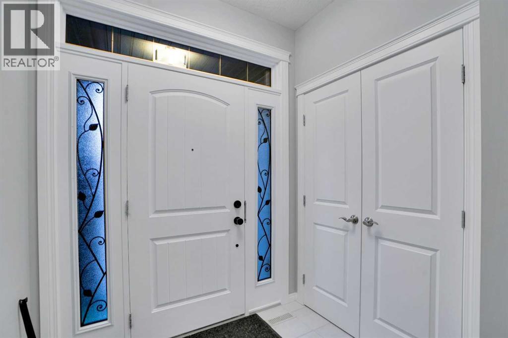 208 Panton Road Nw, Calgary, Alberta  T3K 0Z2 - Photo 3 - A2248718