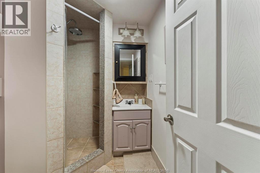 853 Southwood Drive, Lakeshore, Ontario  N0R 1A0 - Photo 32 - 25028677