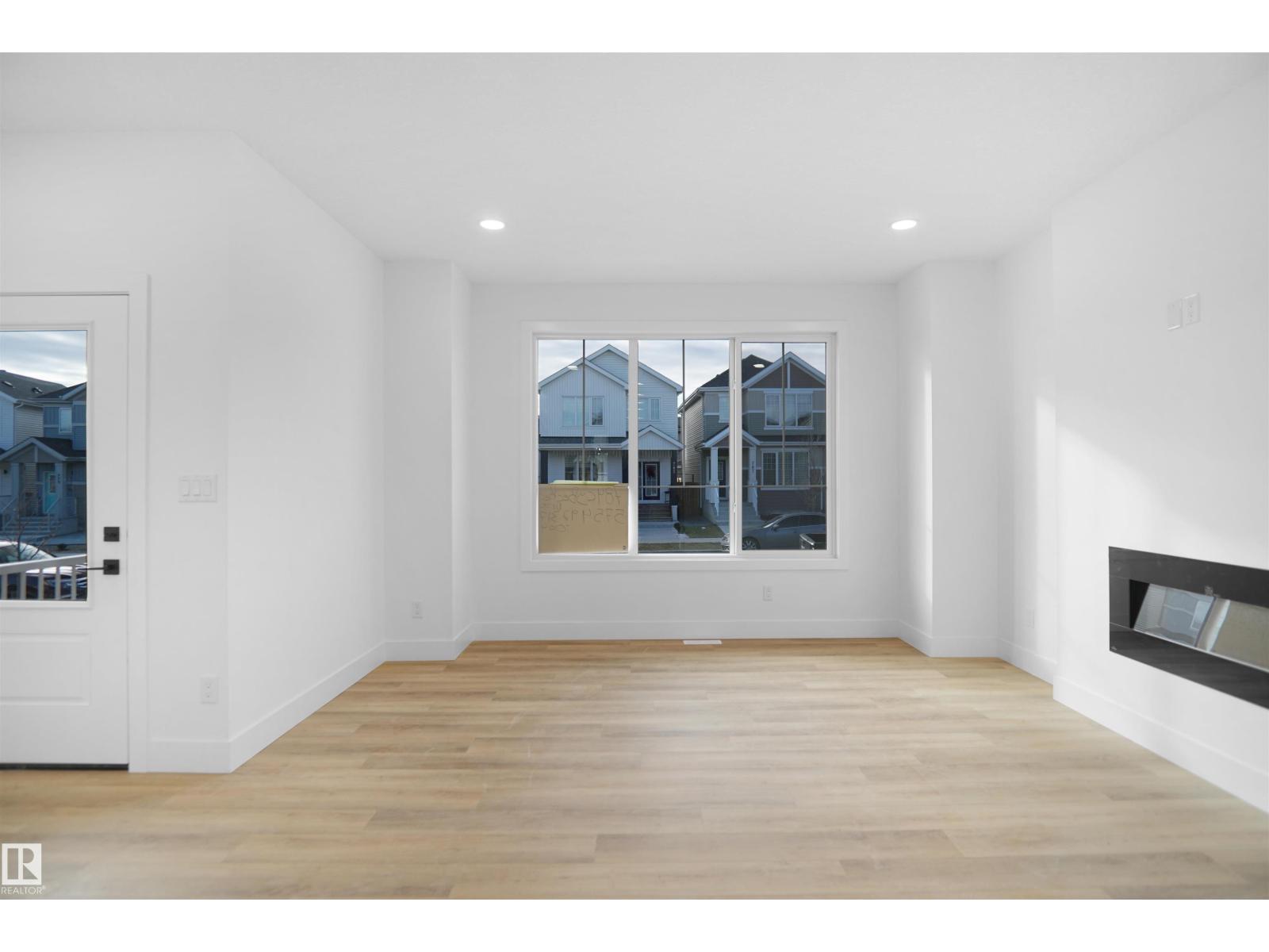 786 Cy Becker Dr Nw, Edmonton, Alberta  T5Y 2W4 - Photo 2 - E4464993