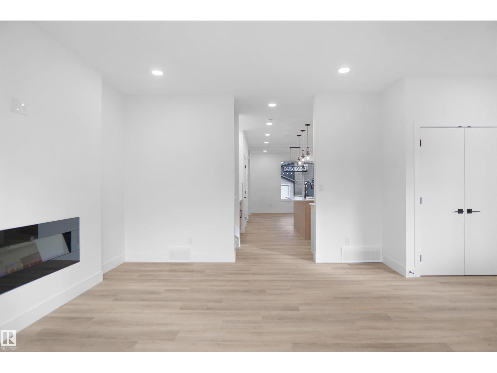 786 Cy Becker Dr Nw, Edmonton, Alberta  T5Y 2W4 - Photo 5 - E4464993