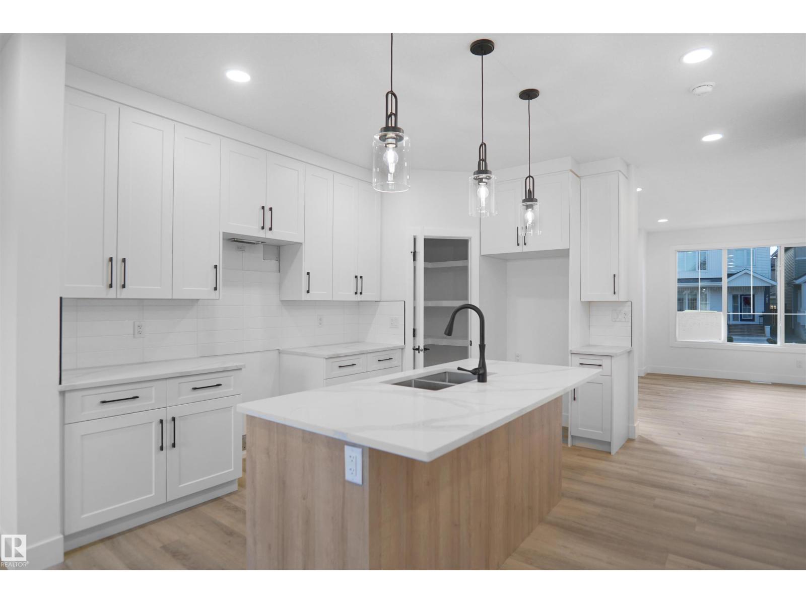 786 Cy Becker Dr Nw, Edmonton, Alberta  T5Y 2W4 - Photo 12 - E4464993