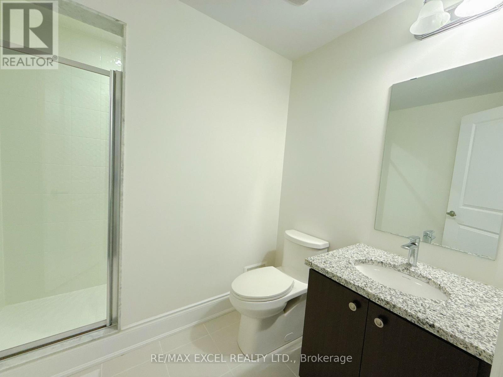 18 Macdonald Court, Richmond Hill, Ontario  L4E 4S3 - Photo 9 - N12524946