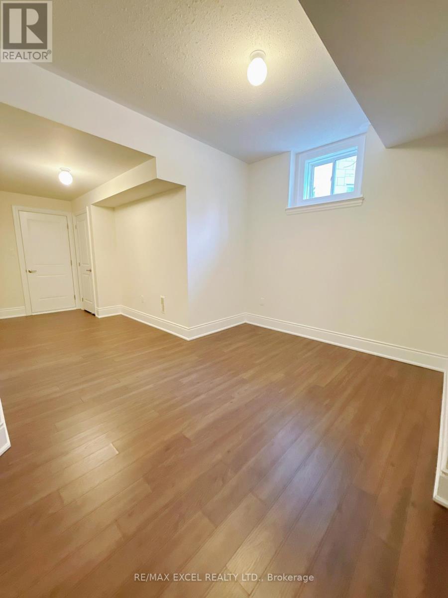 18 Macdonald Court, Richmond Hill, Ontario  L4E 4S3 - Photo 7 - N12524946