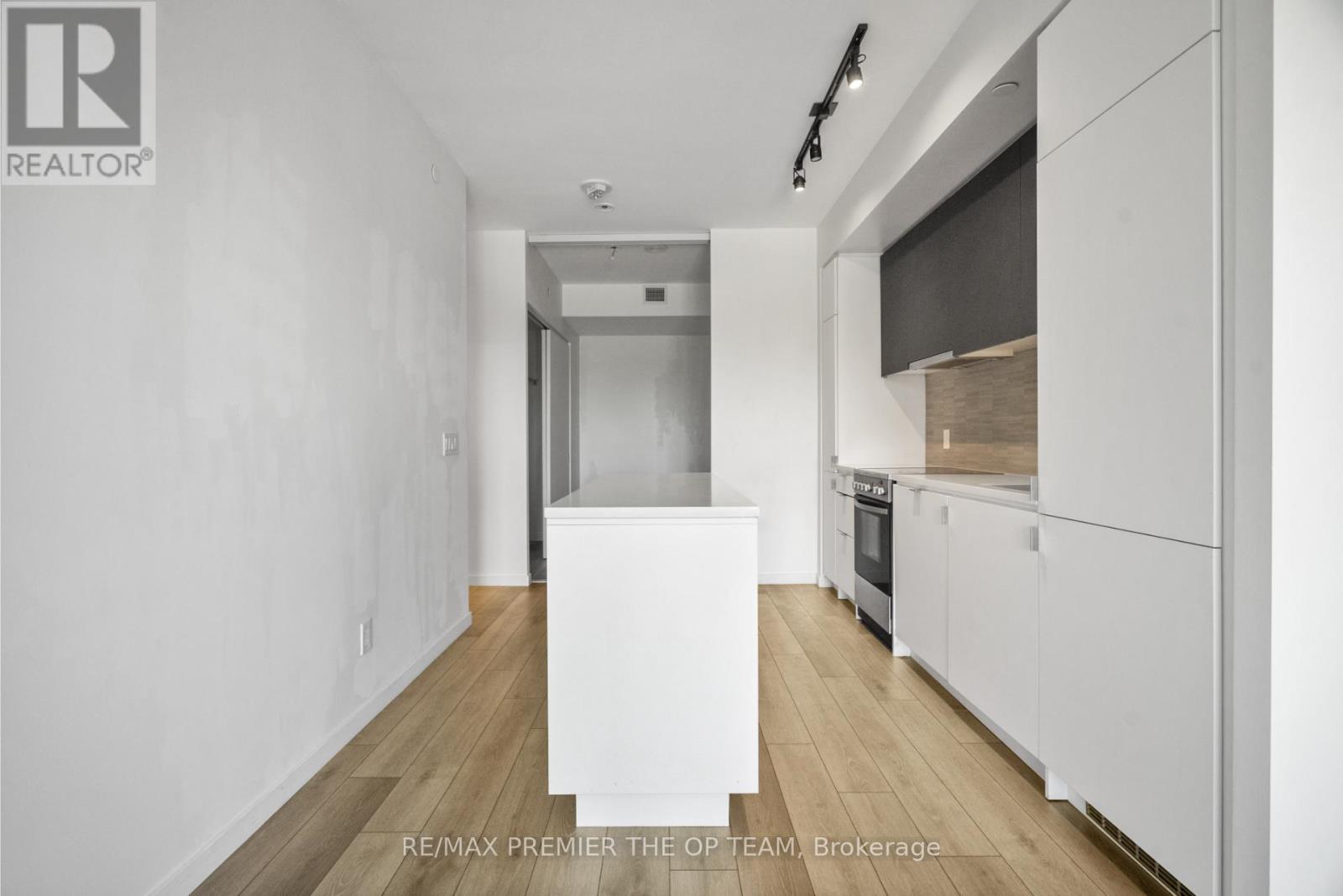 406 - 7 Smith Crescent N, Toronto, Ontario  M8Z 0G3 - Photo 12 - W12537690