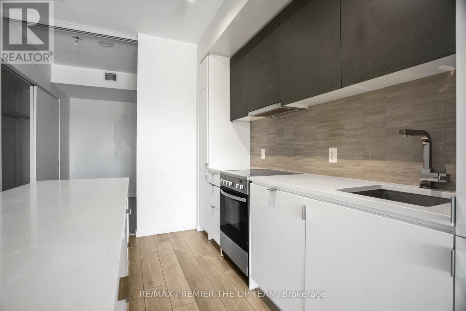 406 - 7 Smith Crescent N, Toronto, Ontario  M8Z 0G3 - Photo 11 - W12537690