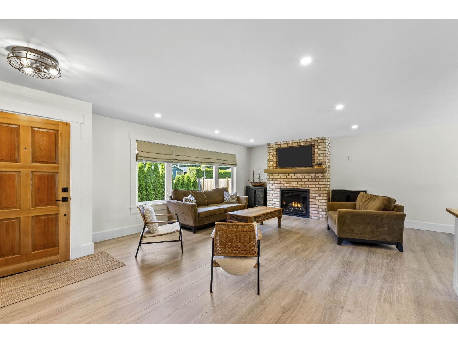 24633 56 Avenue, Langley, British Columbia V2Z 1B9 - Photo 2 - R3066265