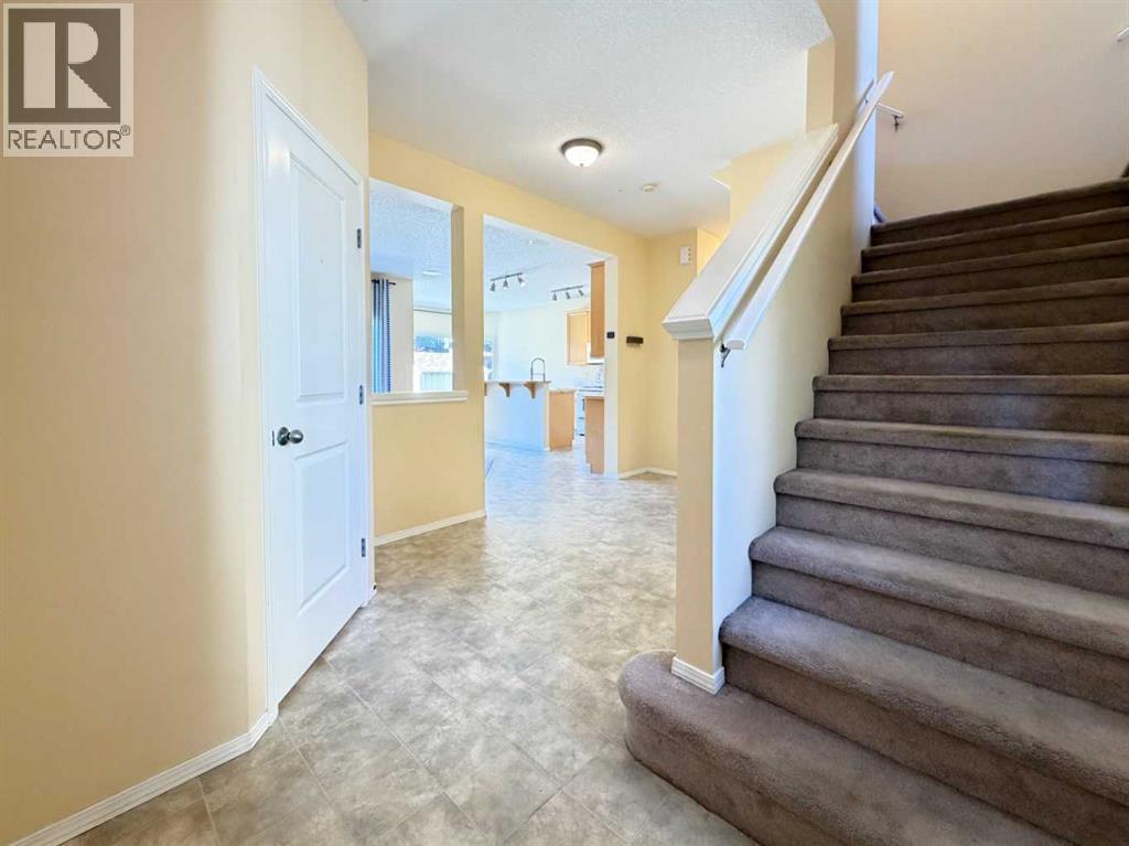 21 Panamount Hill Nw, Calgary, Alberta  T3K 5R8 - Photo 5 - A2270156