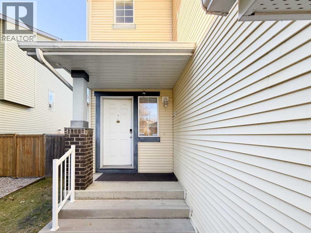 21 Panamount Hill Nw, Calgary, Alberta  T3K 5R8 - Photo 2 - A2270156