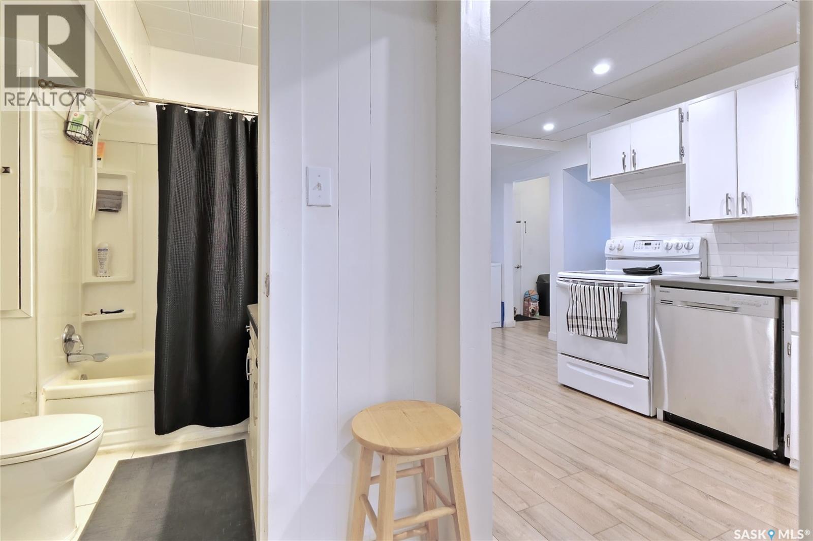 142 Hochelaga Street W, Moose Jaw, Saskatchewan  S6H 2G3 - Photo 12 - SK023862