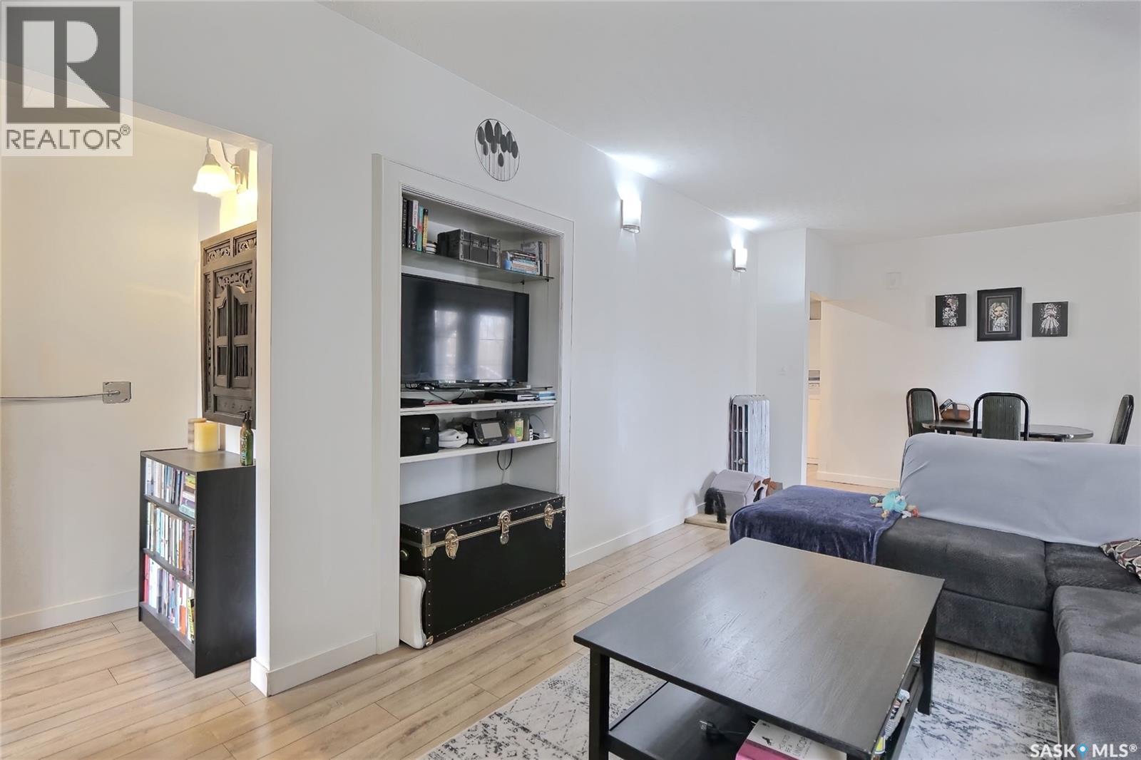 142 Hochelaga Street W, Moose Jaw, Saskatchewan  S6H 2G3 - Photo 3 - SK023862