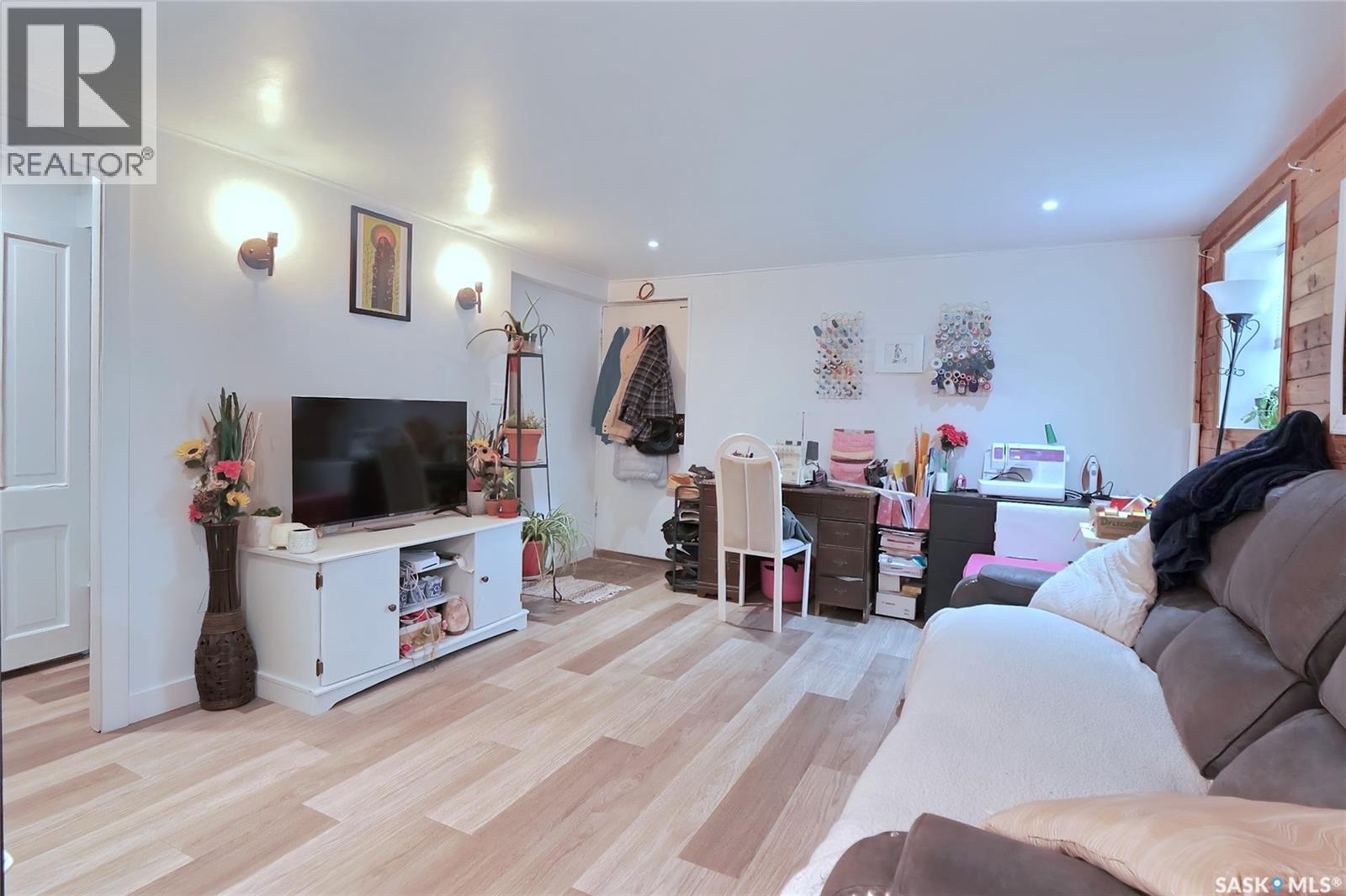 142 Hochelaga Street W, Moose Jaw, Saskatchewan  S6H 2G3 - Photo 35 - SK023862