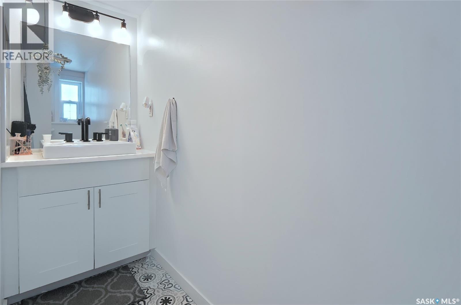 142 Hochelaga Street W, Moose Jaw, Saskatchewan  S6H 2G3 - Photo 39 - SK023862