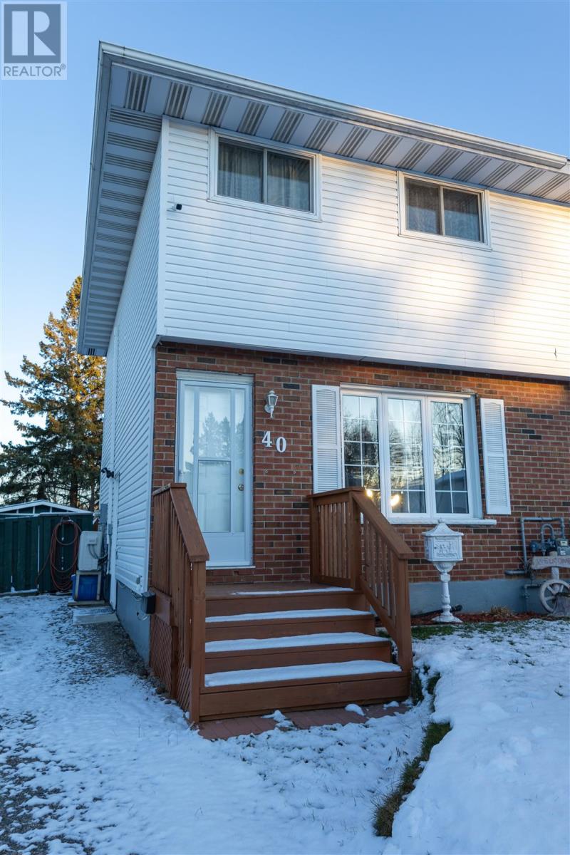 40 Panoramic Dr, Sault Ste. Marie, Ontario  P6B 5T3 - Photo 2 - SM253213