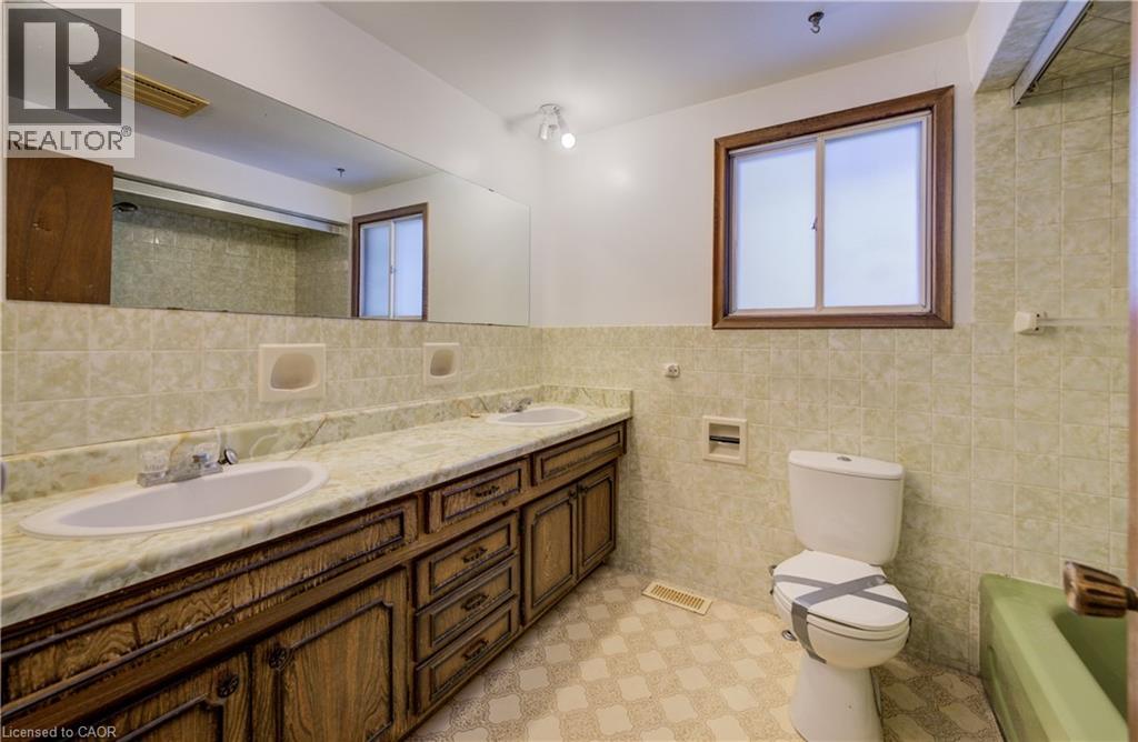 47 Academy Crescent, Waterloo, Ontario  N2L 5H8 - Photo 24 - 40787823