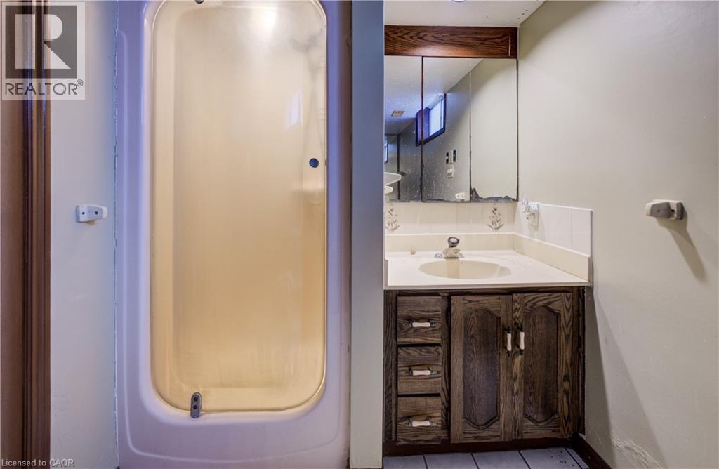 47 Academy Crescent, Waterloo, Ontario  N2L 5H8 - Photo 36 - 40787823