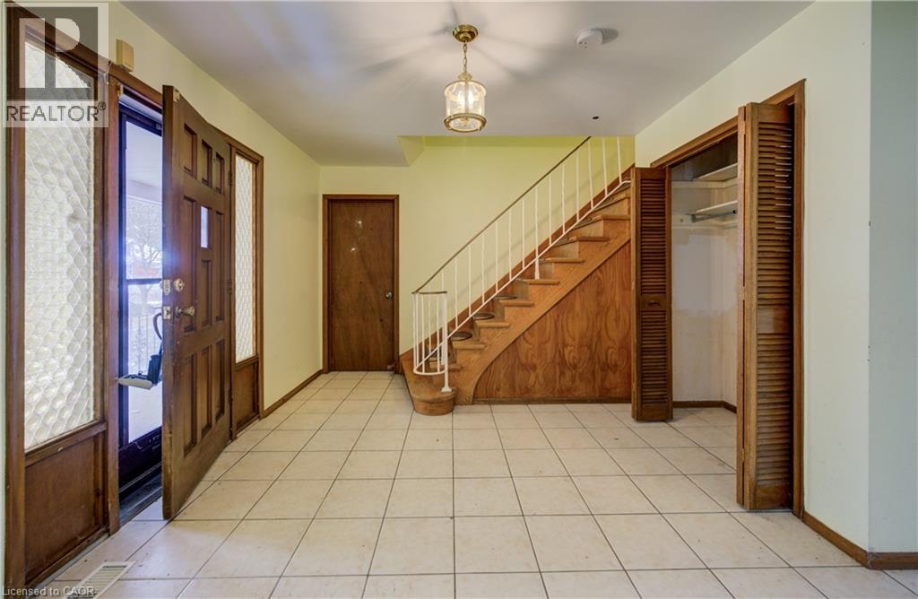 47 Academy Crescent, Waterloo, Ontario  N2L 5H8 - Photo 6 - 40787823