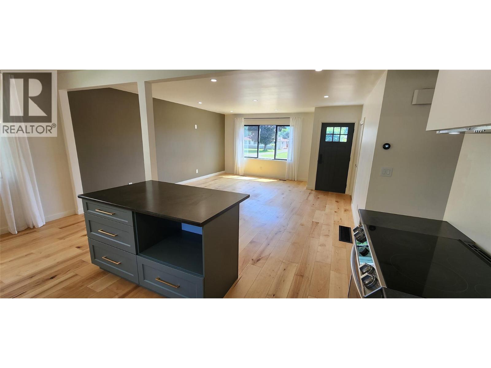 6295 College Road, Grand Forks, British Columbia V0H 1H2 - Photo 7 - 10369133