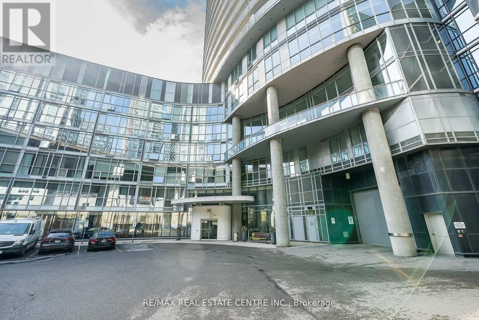 233 - 38 Dan Leckie Way, Toronto, Ontario  M5V 2V6 - Photo 2 - C12538176