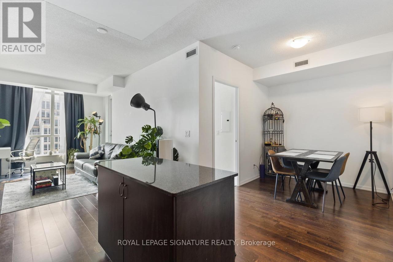 3412 - 215 Fort York Boulevard, Toronto, Ontario  M5V 4A2 - Photo 8 - C12538178