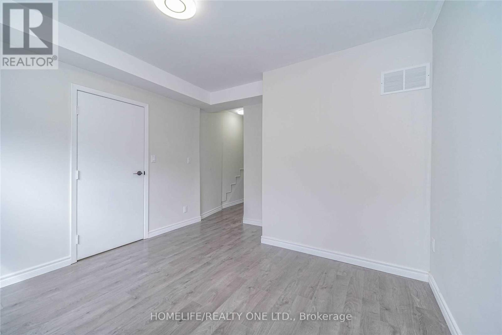 104 Benson Avenue, Toronto, Ontario M6G 2J1 - Photo 6 - C12538258