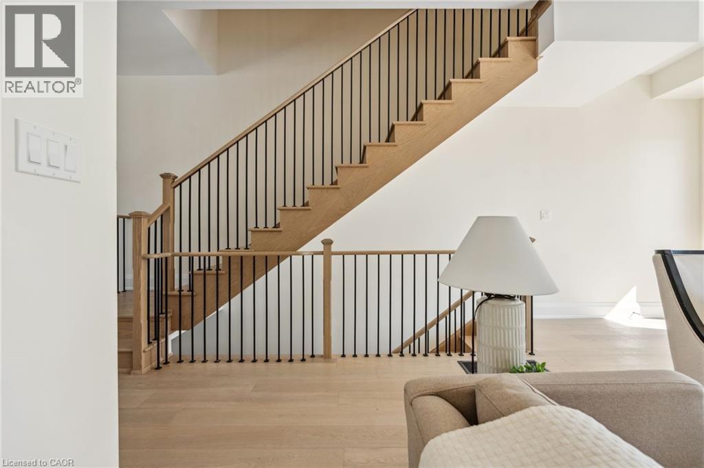 2282 Sovereign Street, Oakville, Ontario  L6L 0H9 - Photo 11 - 40758510