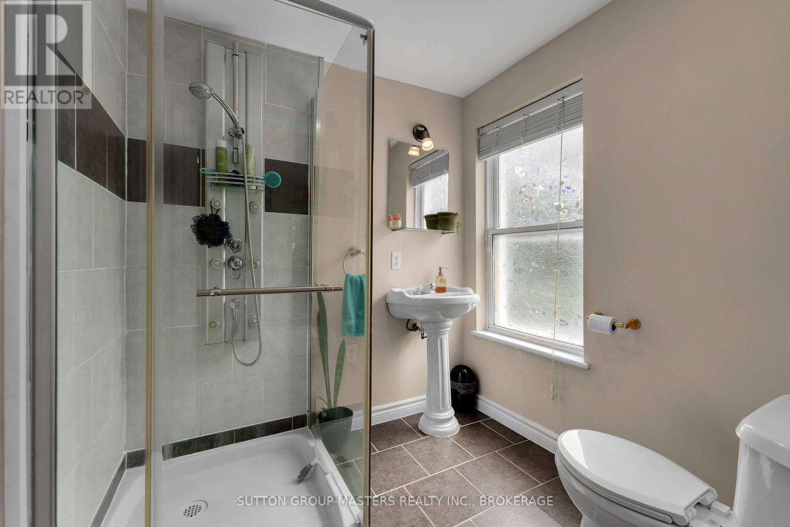 60 Centre Street, Gananoque, Ontario K7G 2H7 - Photo 16 - X12538454