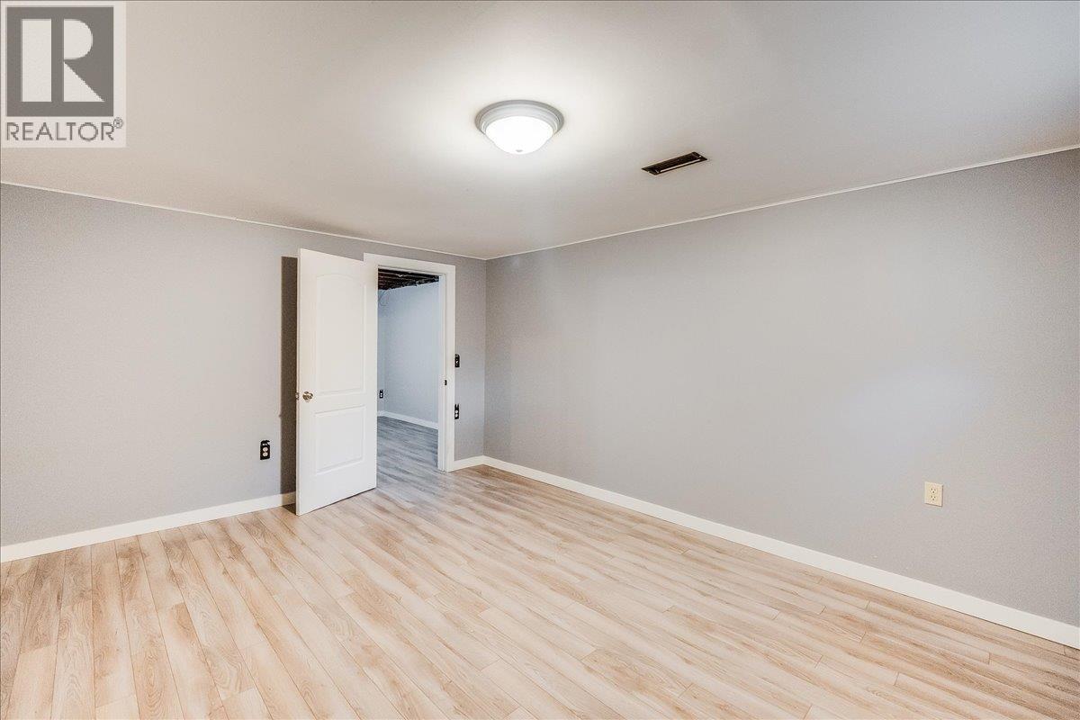 940 Columbia Road, Castlegar, British Columbia  V1N 4K5 - Photo 49 - 10369092