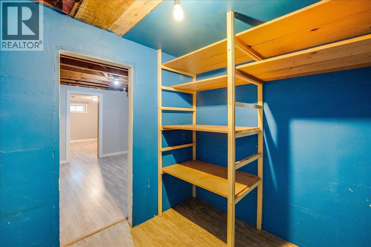 940 Columbia Road, Castlegar, British Columbia  V1N 4K5 - Photo 47 - 10369092