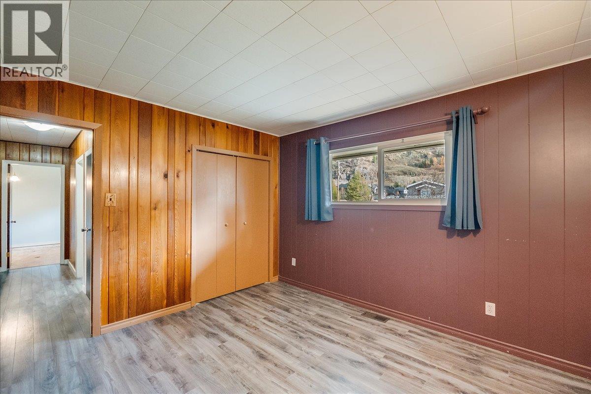 940 Columbia Road, Castlegar, British Columbia  V1N 4K5 - Photo 33 - 10369092