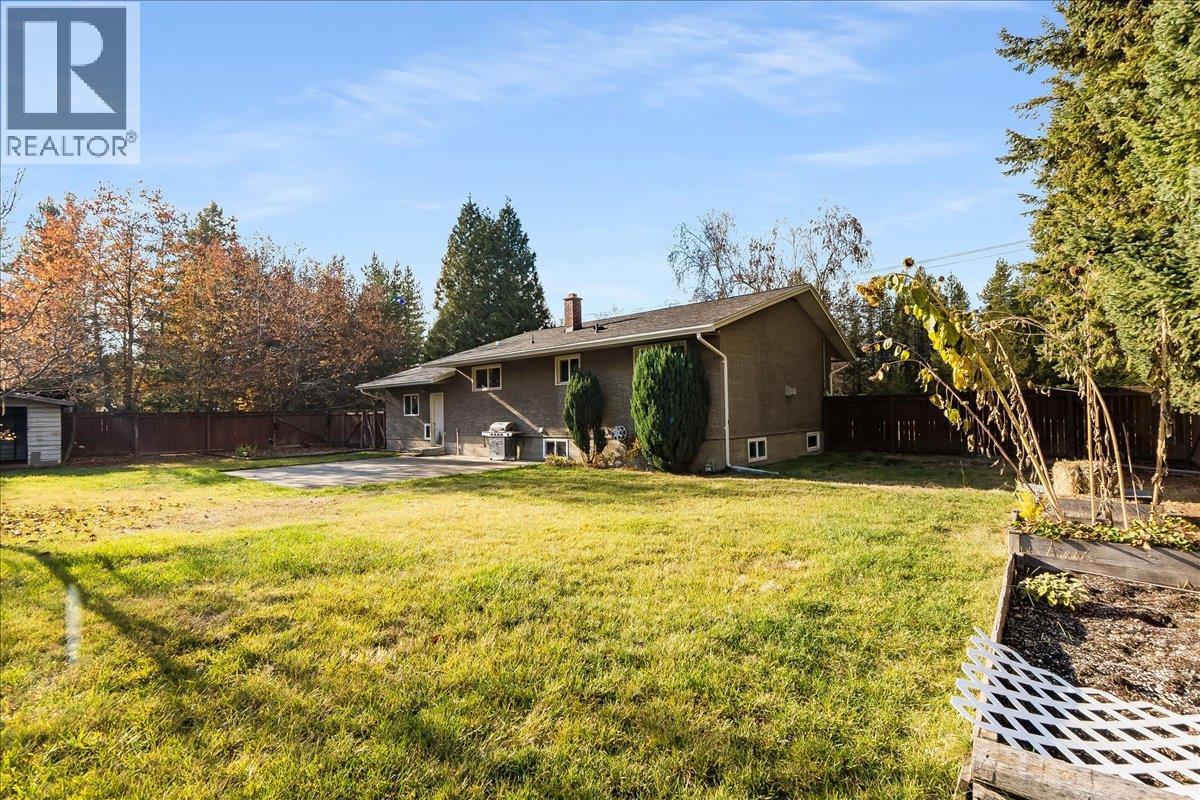 940 Columbia Road, Castlegar, British Columbia  V1N 4K5 - Photo 56 - 10369092