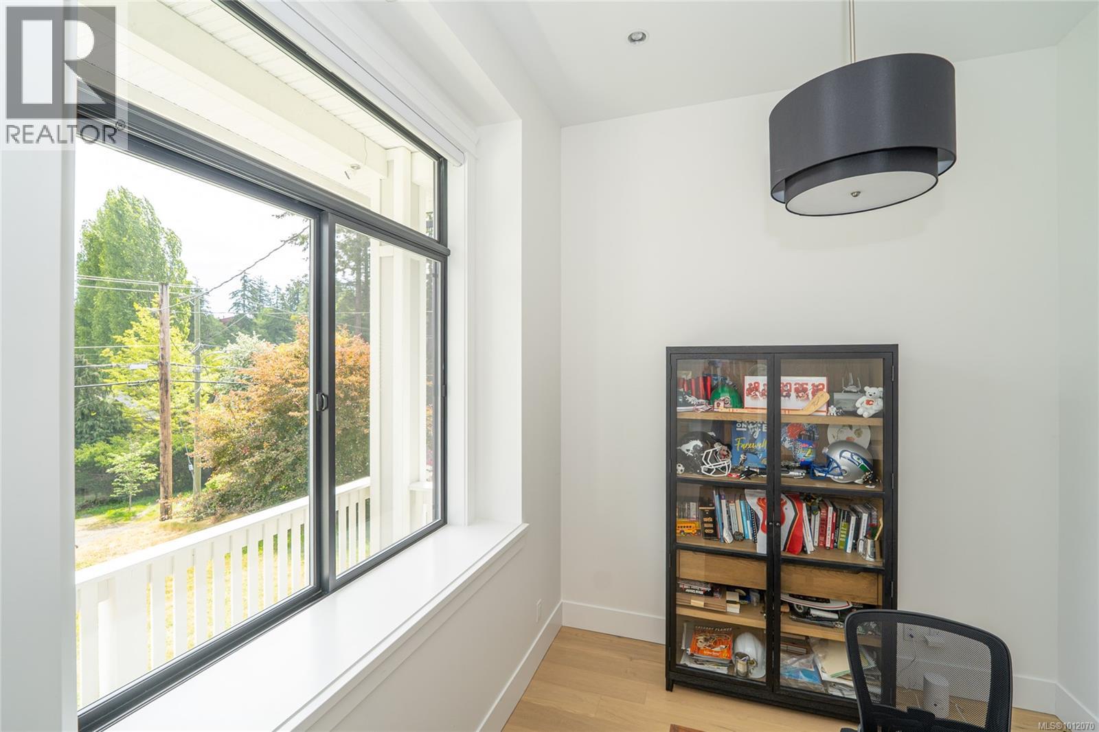 3880 Wilkinson Rd, Saanich, British Columbia  V8Z 5A2 - Photo 22 - 1012070