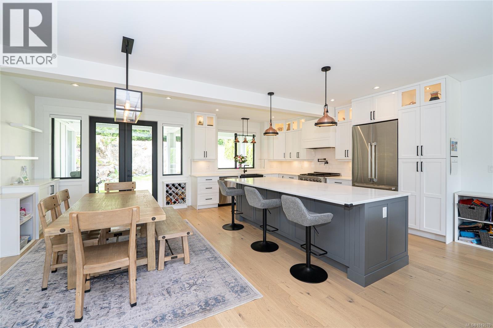 3880 Wilkinson Rd, Saanich, British Columbia  V8Z 5A2 - Photo 9 - 1012070