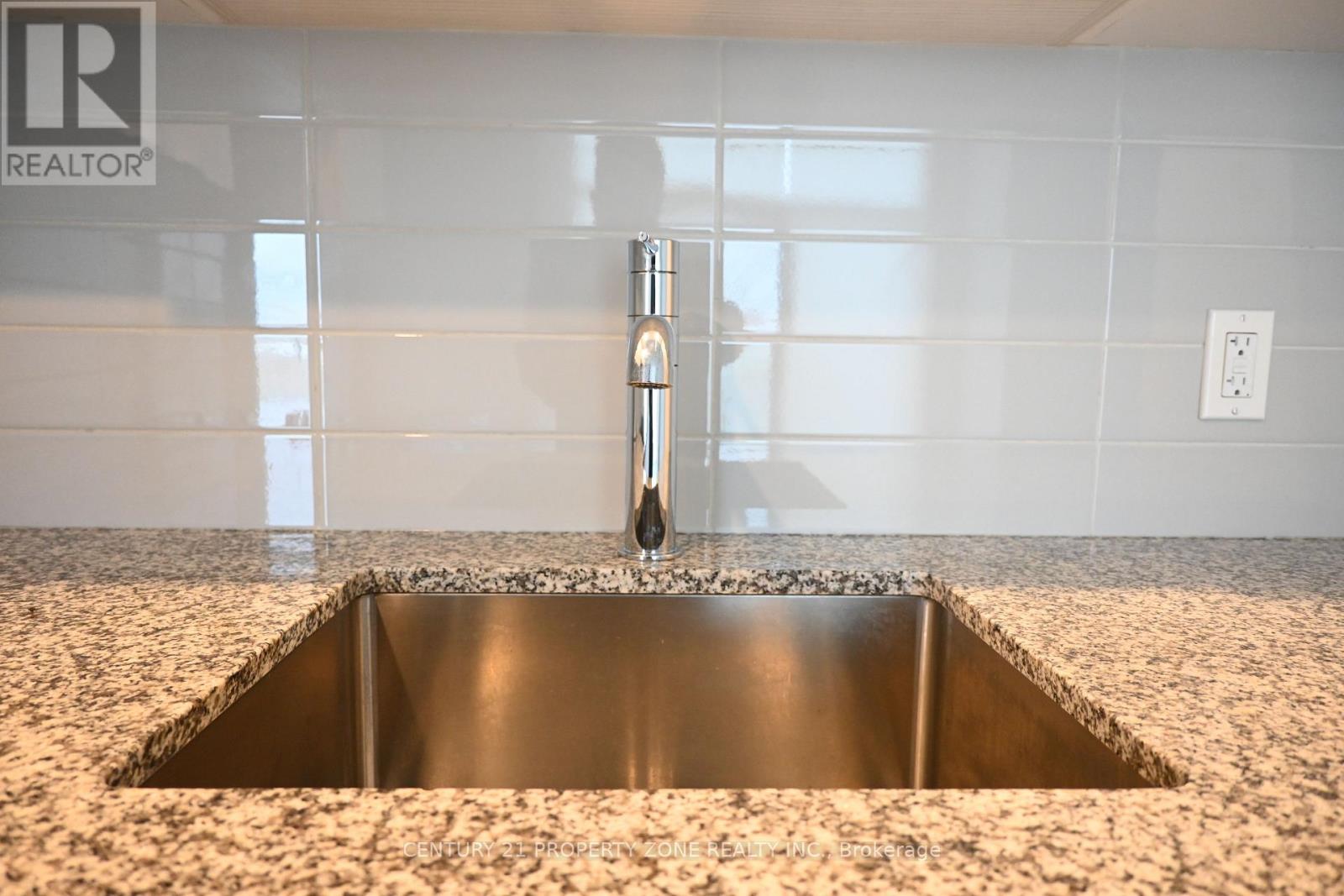 210 - 225 Village Green Square, Toronto, Ontario  M1S 0N4 - Photo 6 - E12538214