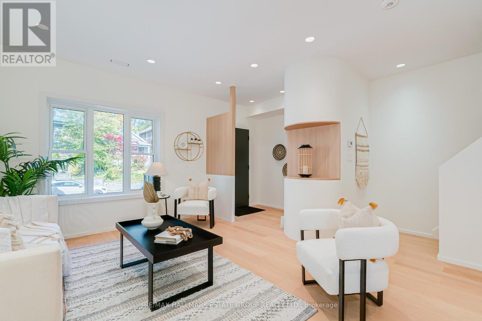 7 Ivy Avenue, Toronto, Ontario  M4L 2H6 - Photo 6 - E12538238