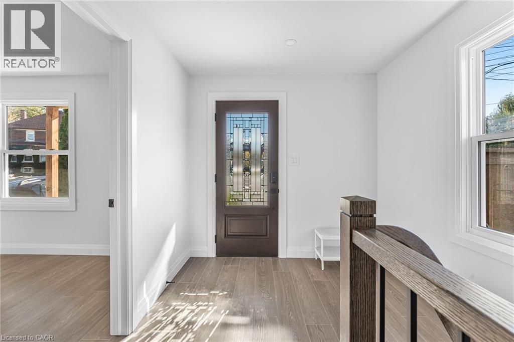 3 Ball Avenue E, St. Catharines, Ontario  L2T 1B4 - Photo 3 - 40781983