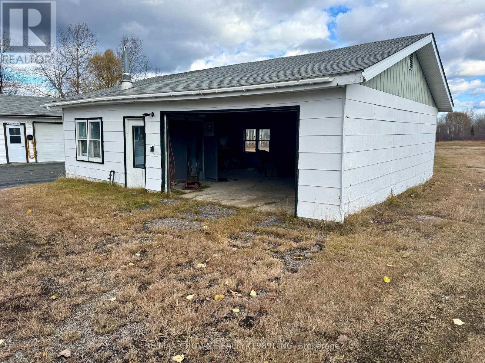 209 Ross Road, Smooth Rock Falls, Ontario  P0L 2B0 - Photo 2 - T12538558