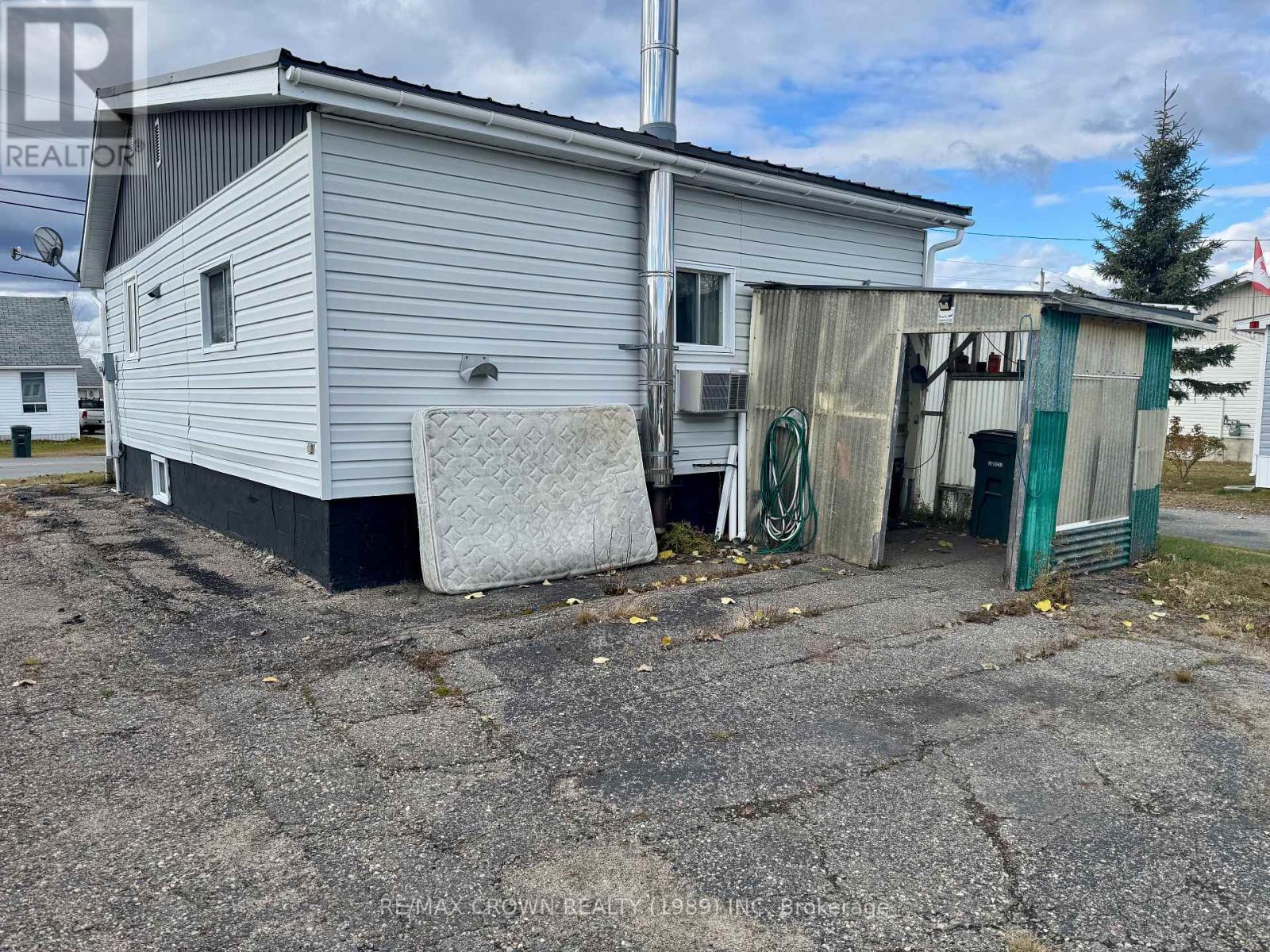 209 Ross Road, Smooth Rock Falls, Ontario  P0L 2B0 - Photo 25 - T12538558