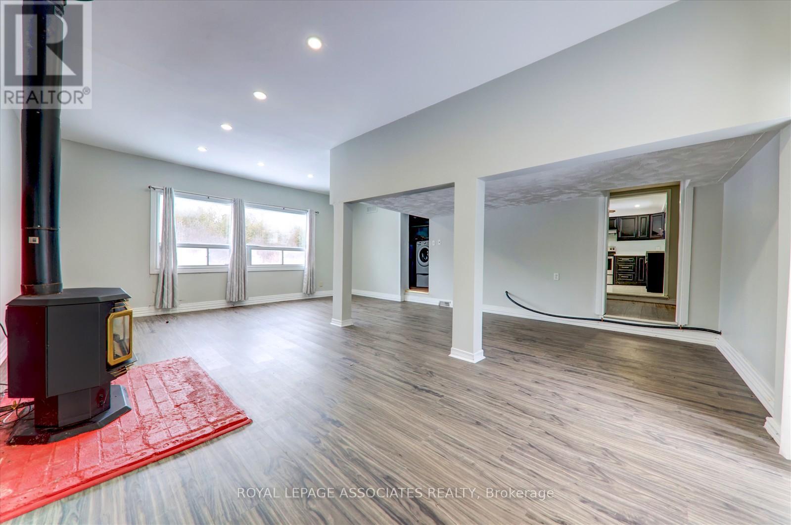 21654 Warden Avenue, East Gwillimbury, Ontario  L0G 1R0 - Photo 12 - N12538242