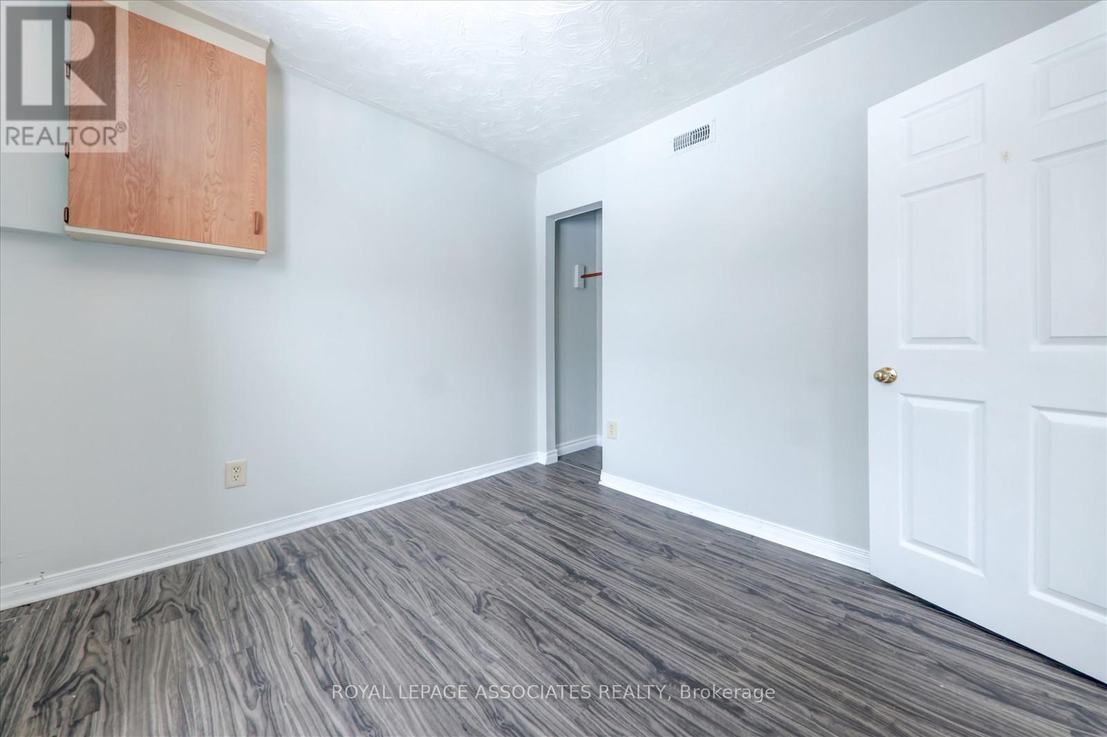 21654 Warden Avenue, East Gwillimbury, Ontario  L0G 1R0 - Photo 16 - N12538242