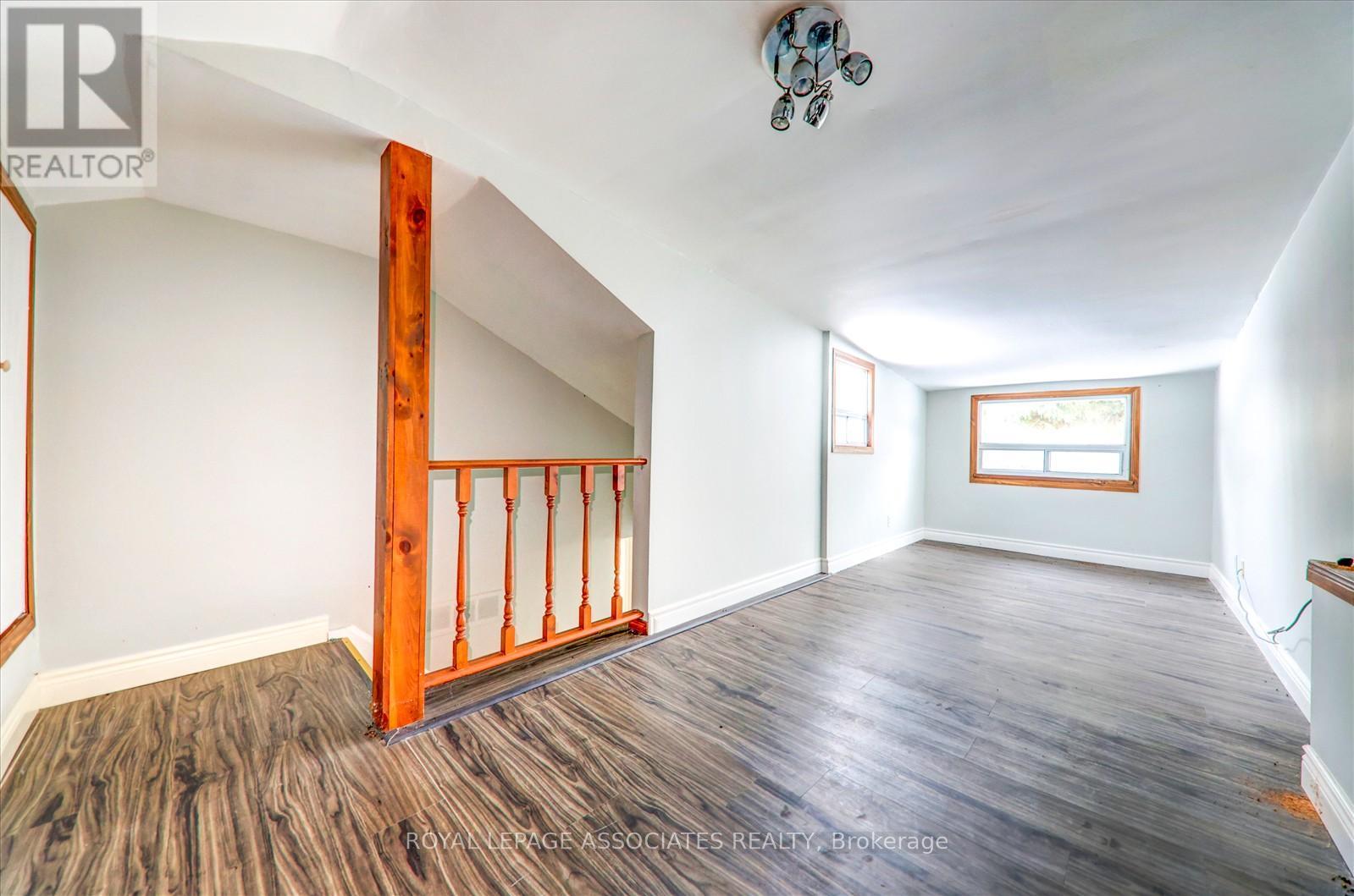 21654 Warden Avenue, East Gwillimbury, Ontario  L0G 1R0 - Photo 20 - N12538242