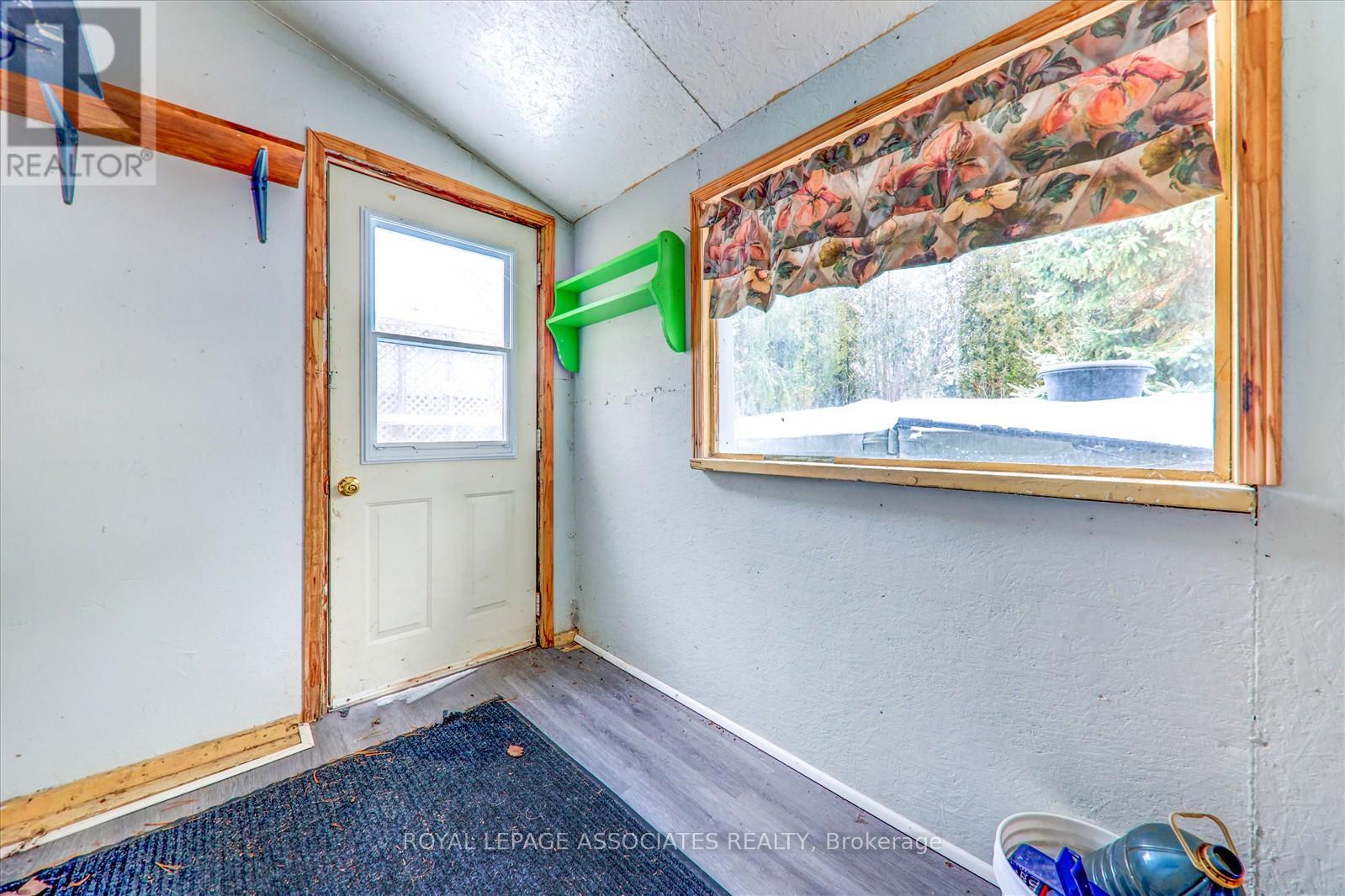 21654 Warden Avenue, East Gwillimbury, Ontario  L0G 1R0 - Photo 22 - N12538242