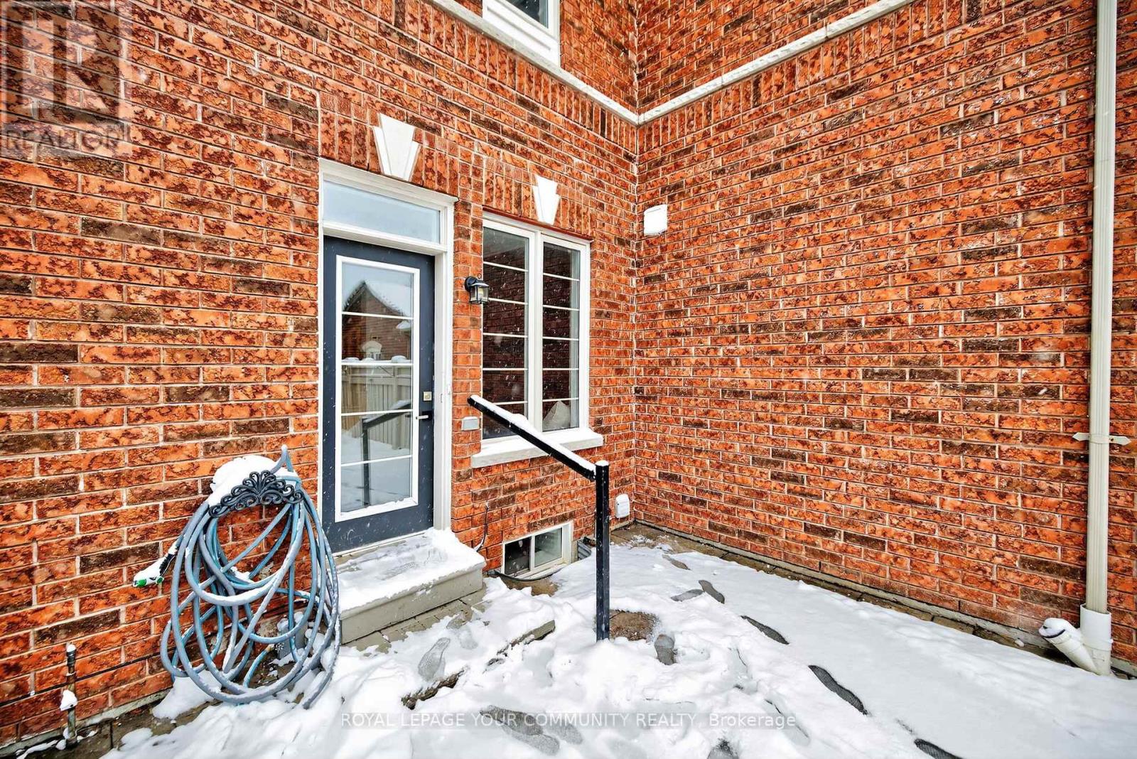 193 Zokol Drive, Aurora, Ontario  L4G 0B8 - Photo 19 - N12538246