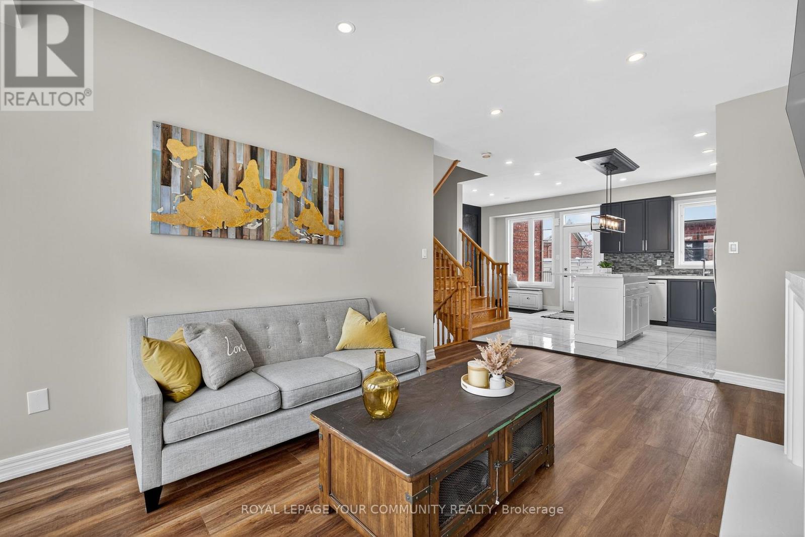 193 Zokol Drive, Aurora, Ontario  L4G 0B8 - Photo 5 - N12538246